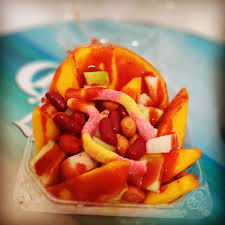 ENSALADA DE MANGO Y GOMITAS